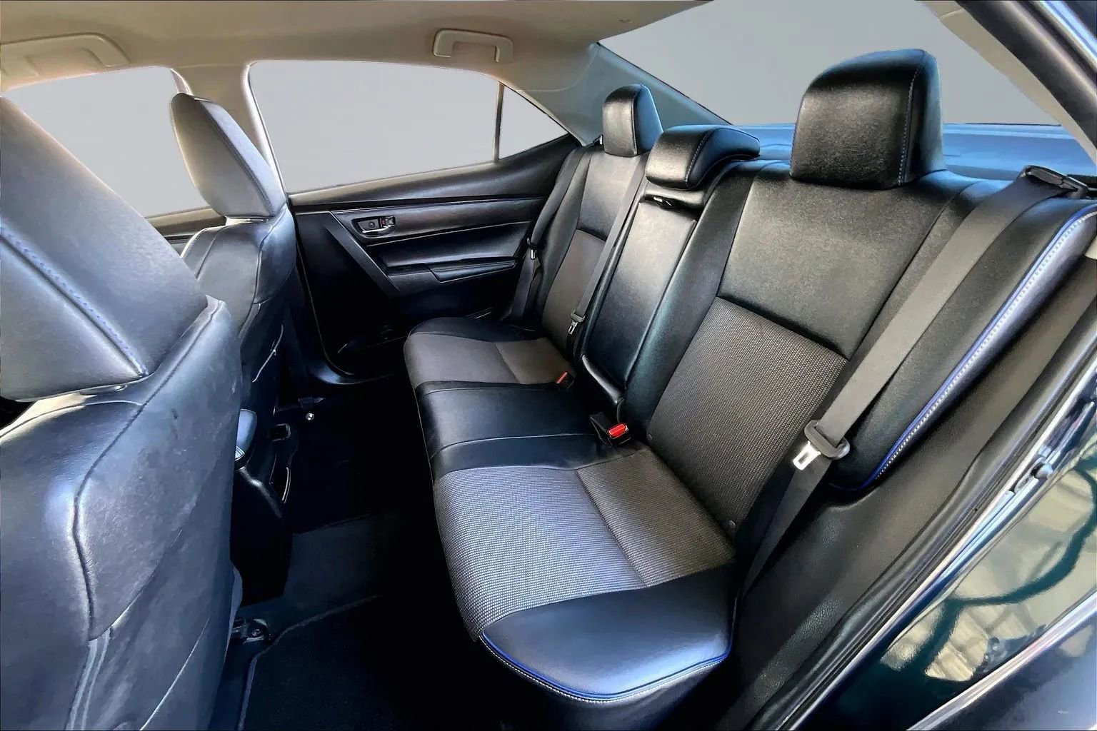 Used 2019 Toyota Corolla SE image 19