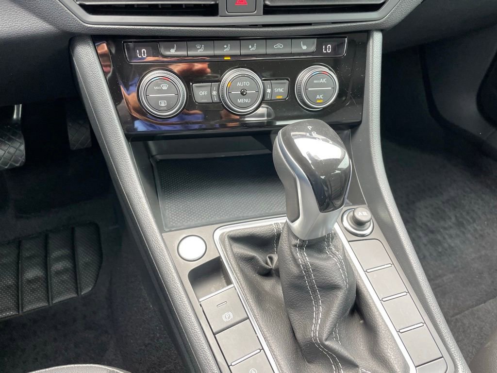 Used 2022 Volkswagen Jetta SE FWD image 18