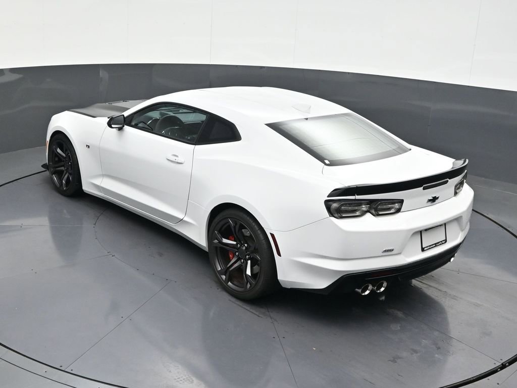 Used 2019 Chevrolet Camaro SS image 17