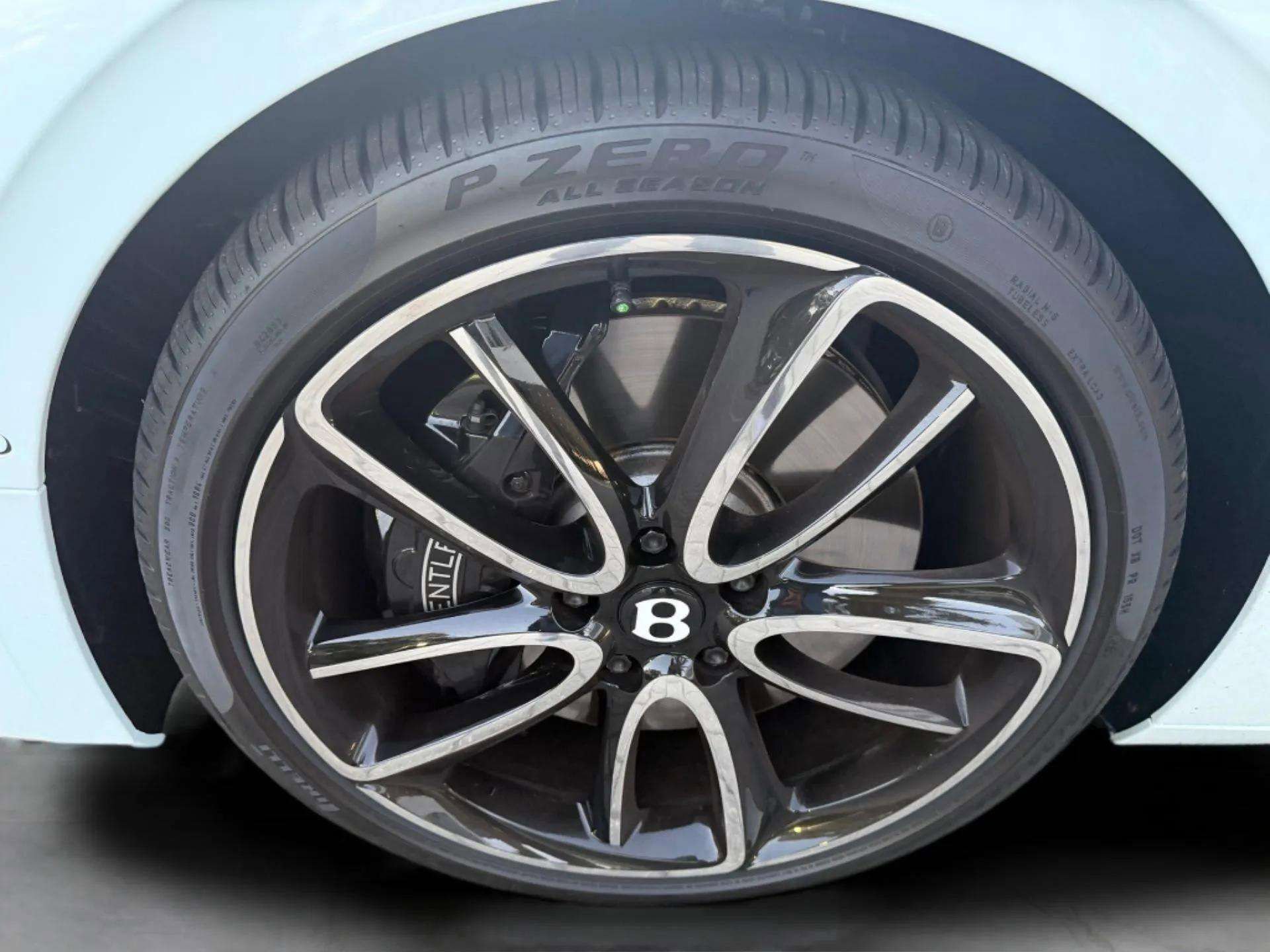 Used 2024 Bentley Flying Spur V8 image 52