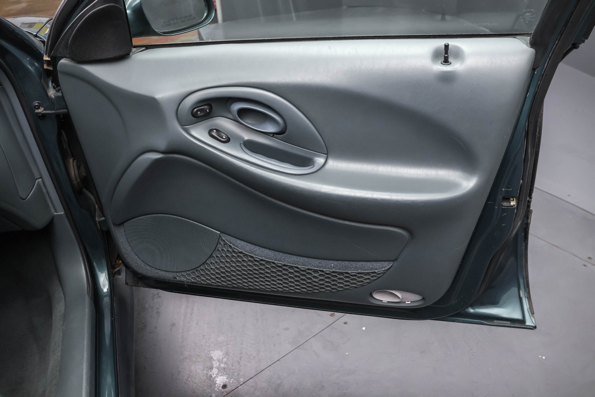 Used 1997 Ford Taurus GL image 19