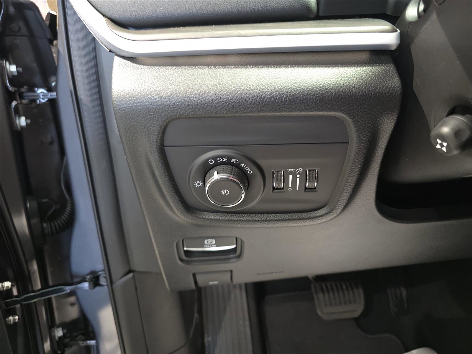 New 2026 Jeep Grand Cherokee Limited image 32