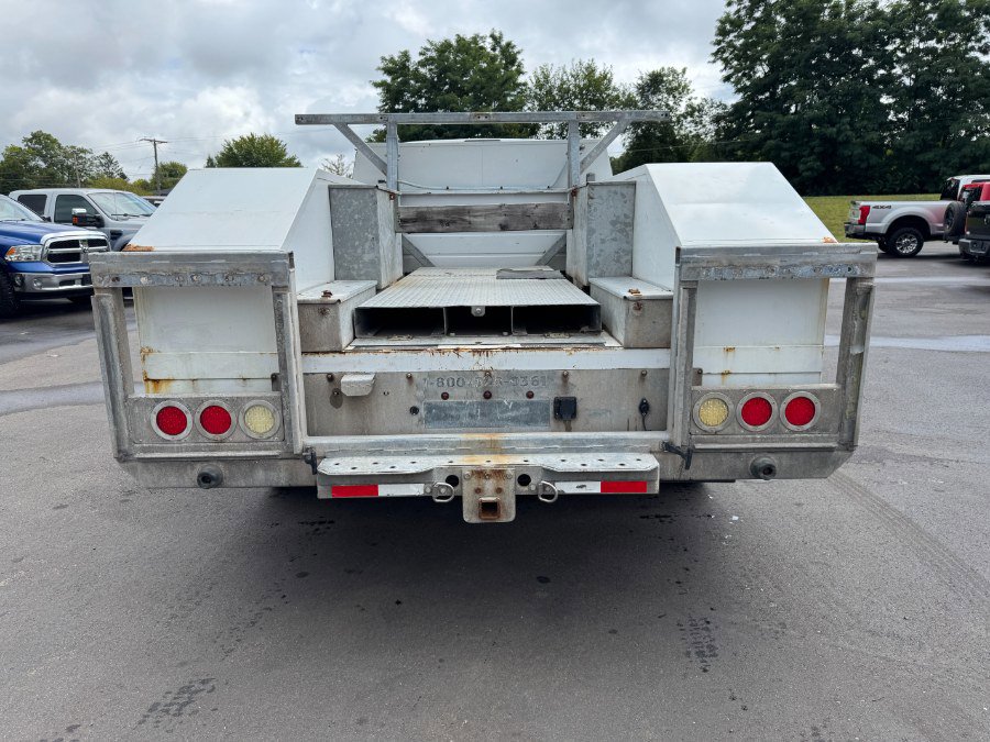 Used 2015 Ford F550 4x4 Regular Cab Super Duty image 4