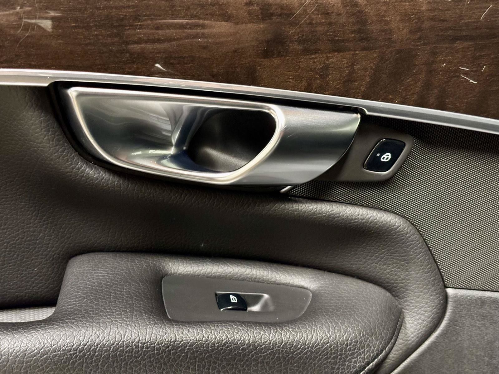 Used 2019 Volvo XC90 T6 Momentum w/ Protection Package Premier AWD/4WD image 21