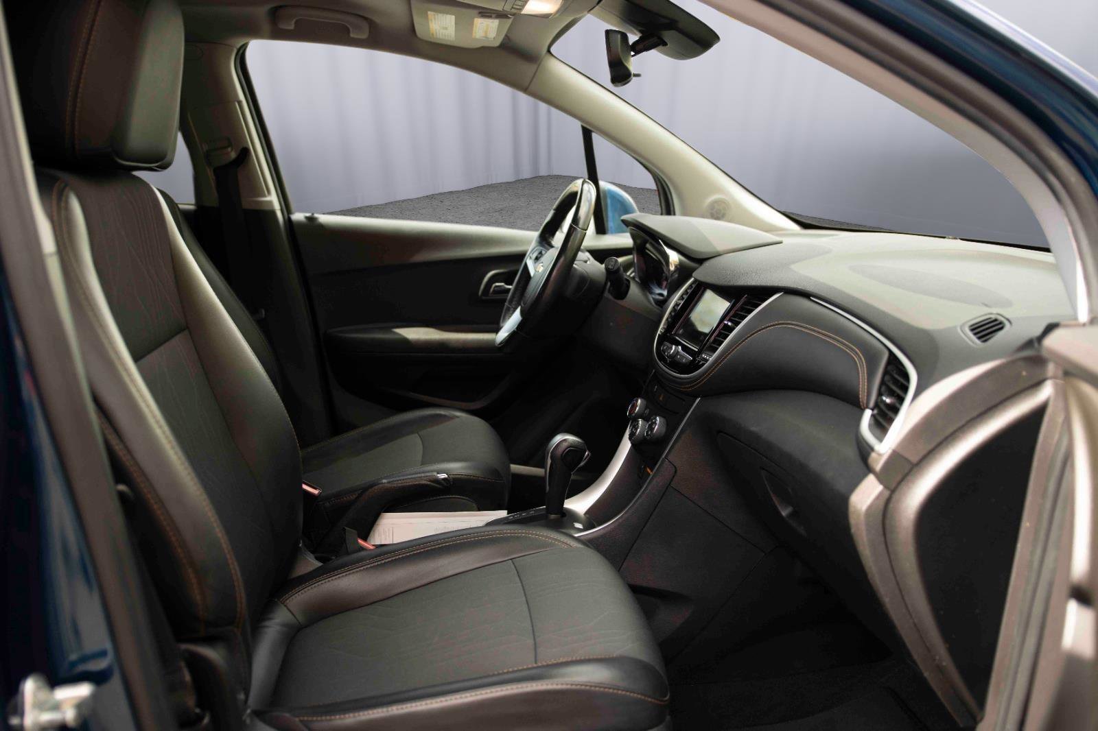 Used 2019 Chevrolet Trax LT w/ Driver Confidence Package AWD/4WD image 15