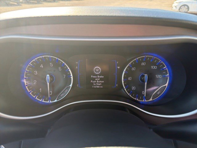 Used 2023 Chrysler Voyager LX image 18