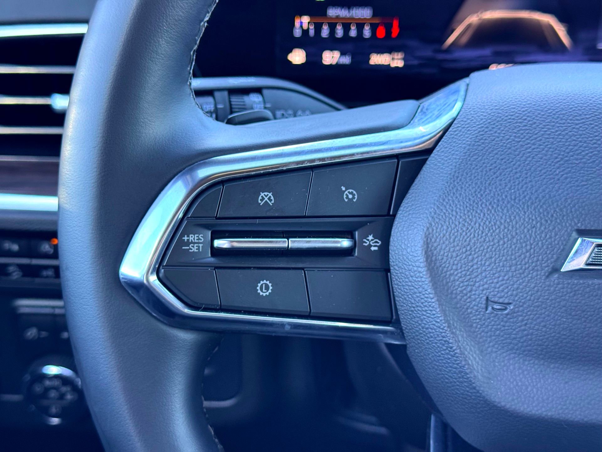 Used 2025 Chevrolet Tahoe Z71 image 26