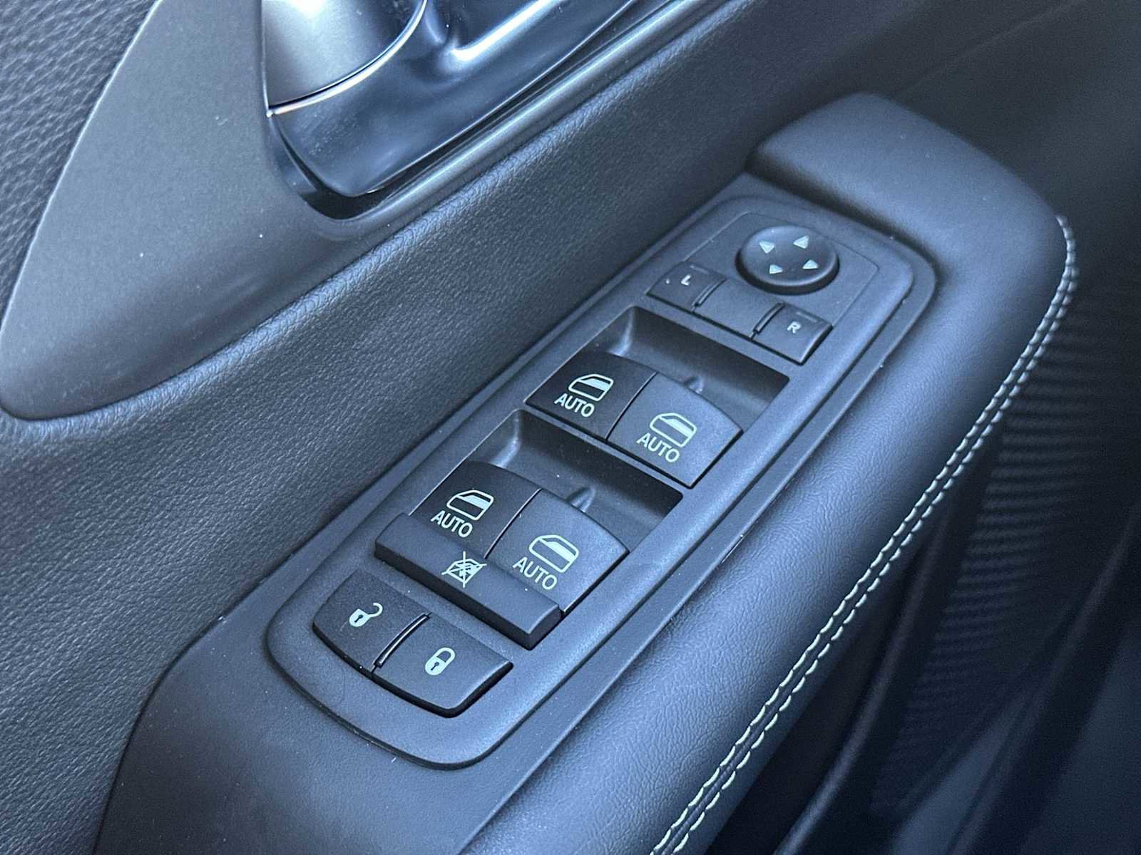 New 2026 Chrysler Pacifica Select image 15