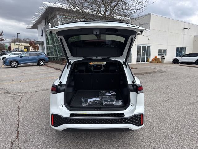 New 2026 Volkswagen Tiguan SE R-Line image 36