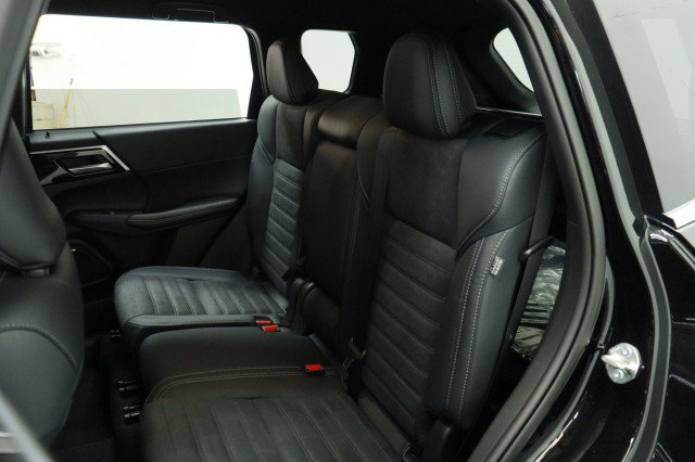 New 2026 Mitsubishi Outlander LE FWD image 24