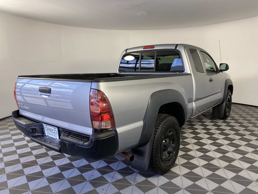 Used 2015 Toyota Tacoma 4x4 Access Cab w/ Convenience Package image 9