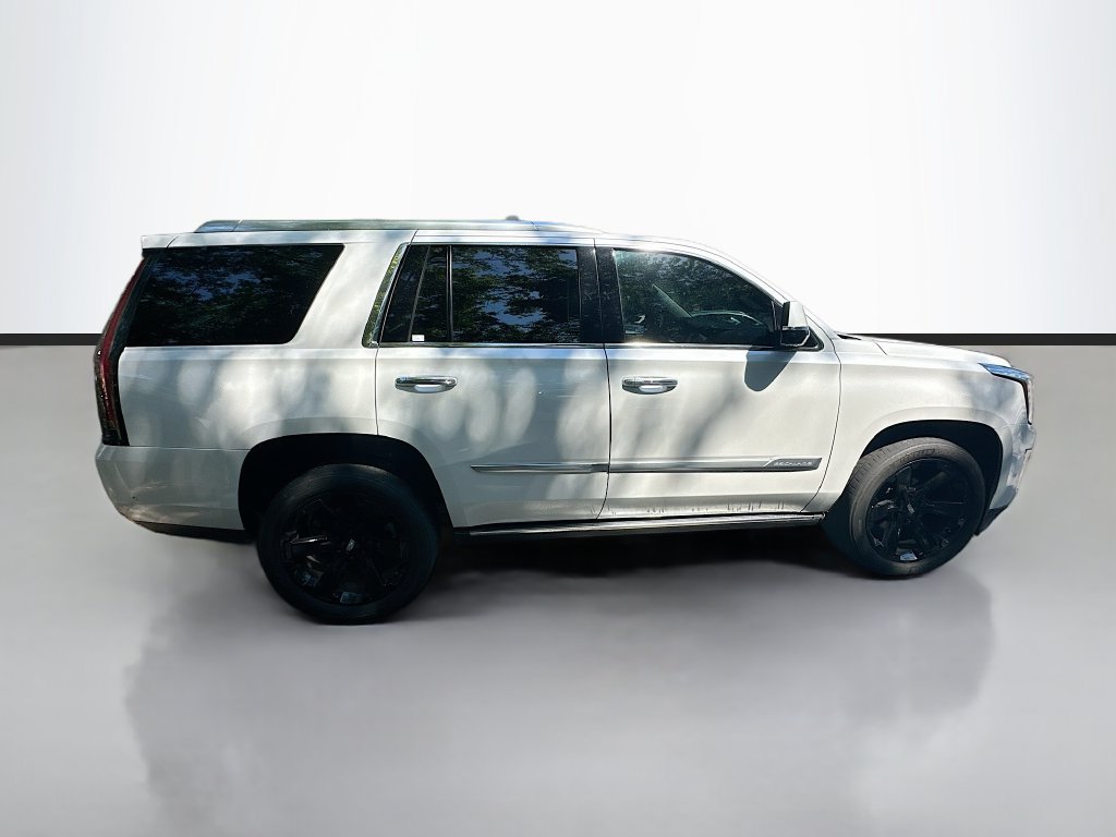 Used 2020 Cadillac Escalade Premium Luxury AWD/4WD image 4