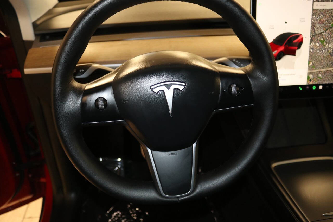 Used 2023 Tesla Model Y Performance image 31