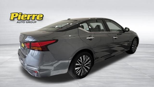 Used 2025 Nissan Altima 2.5 SV image 5