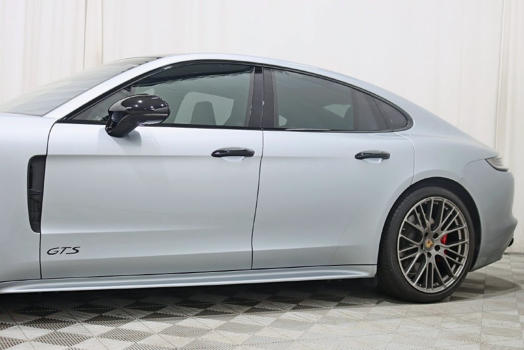 Used 2023 Porsche Panamera GTS AWD/4WD image 3