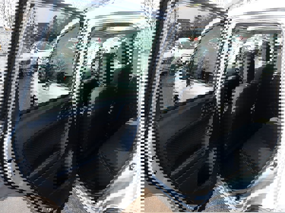 Used 2018 Subaru Forester 2.5i Premium w/ All-Weather Package image 24