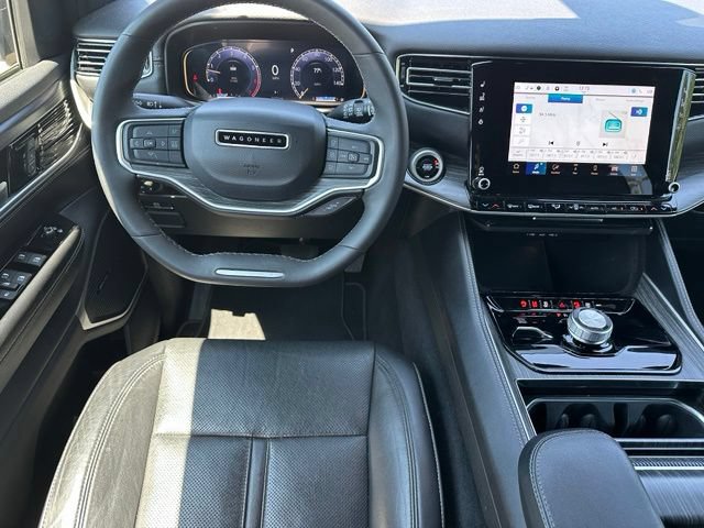 Used 2024 Jeep Wagoneer L Series II w/ Flexible Seating Group AWD/4WD image 16