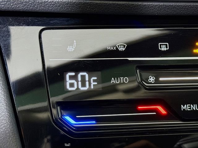 Used 2025 Volkswagen Jetta SE w/ Sunroof Package image 22