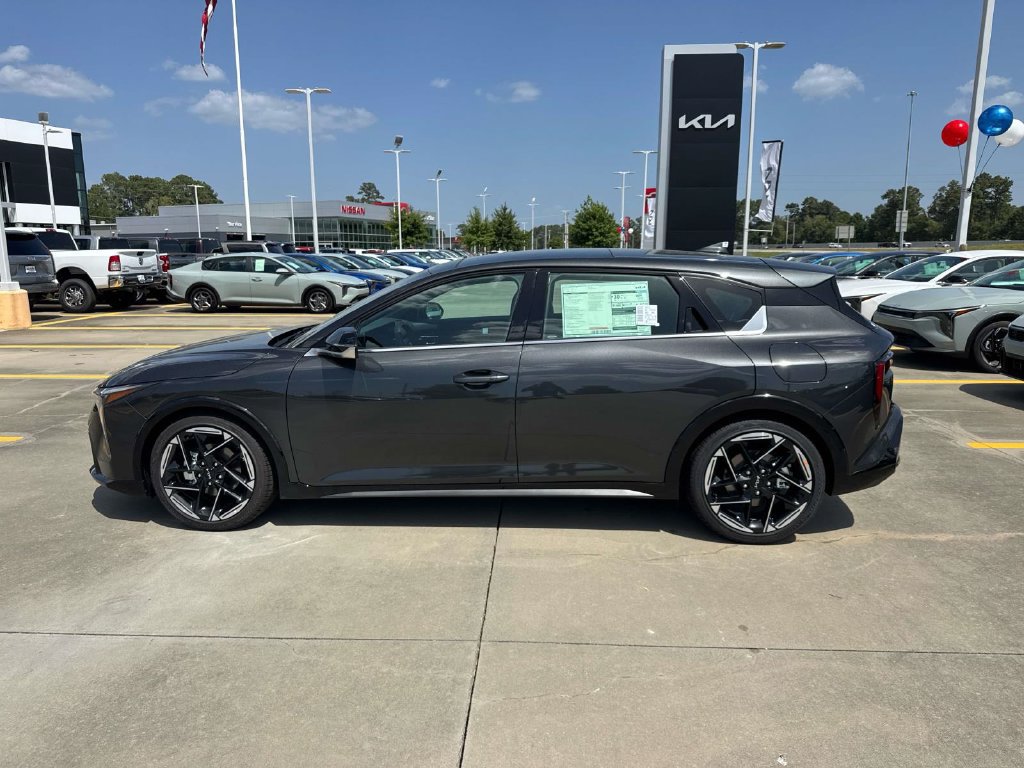 New 2026 Kia K4 GT-Line w/ GT-Line Premium Package FWD image 5