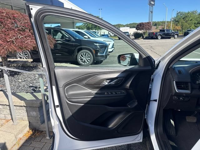 Used 2024 GMC Terrain SLE AWD/4WD image 9