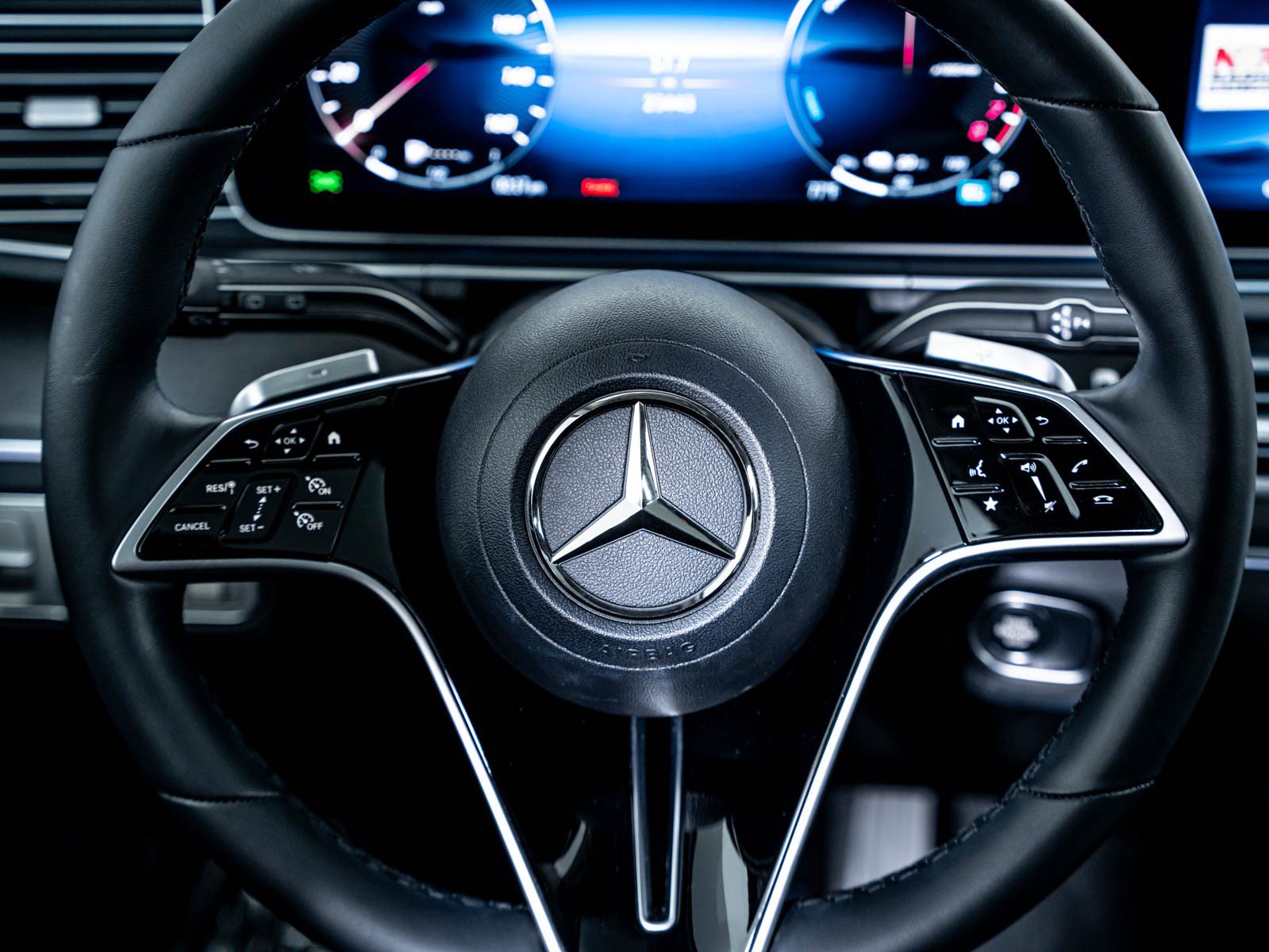 Certified 2025 Mercedes-Benz GLE 450e 4MATIC image 12