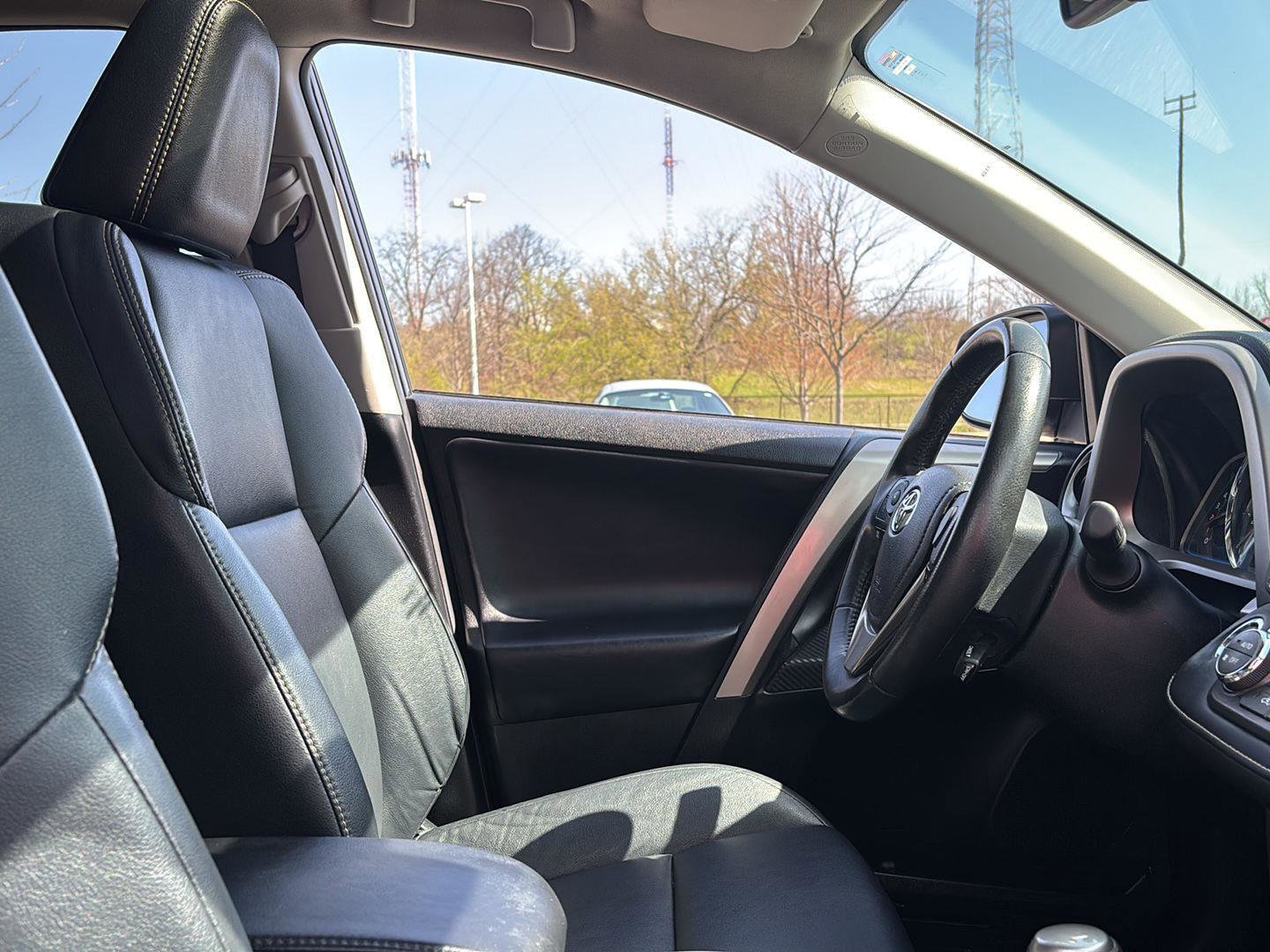 Used 2014 Toyota RAV4 Limited w/ Technology Package AWD/4WD image 24