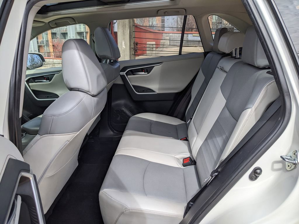 Used 2019 Toyota RAV4 Limited w/ Advanced Technology Package image 23