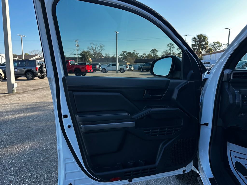 Used 2025 Toyota Tacoma SR5 image 22