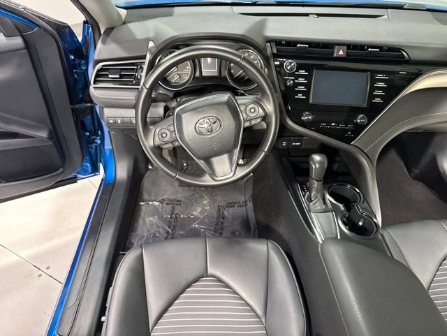 Used 2019 Toyota Camry SE w/ Carpet Mat Package FWD image 15