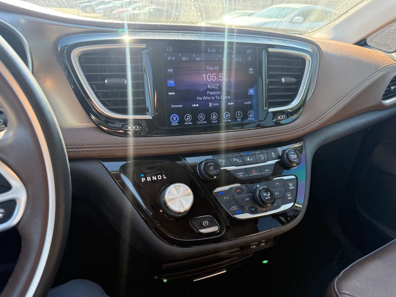 Used 2017 Chrysler Pacifica Limited w/ Advanced Safetytec Group FWD image 21