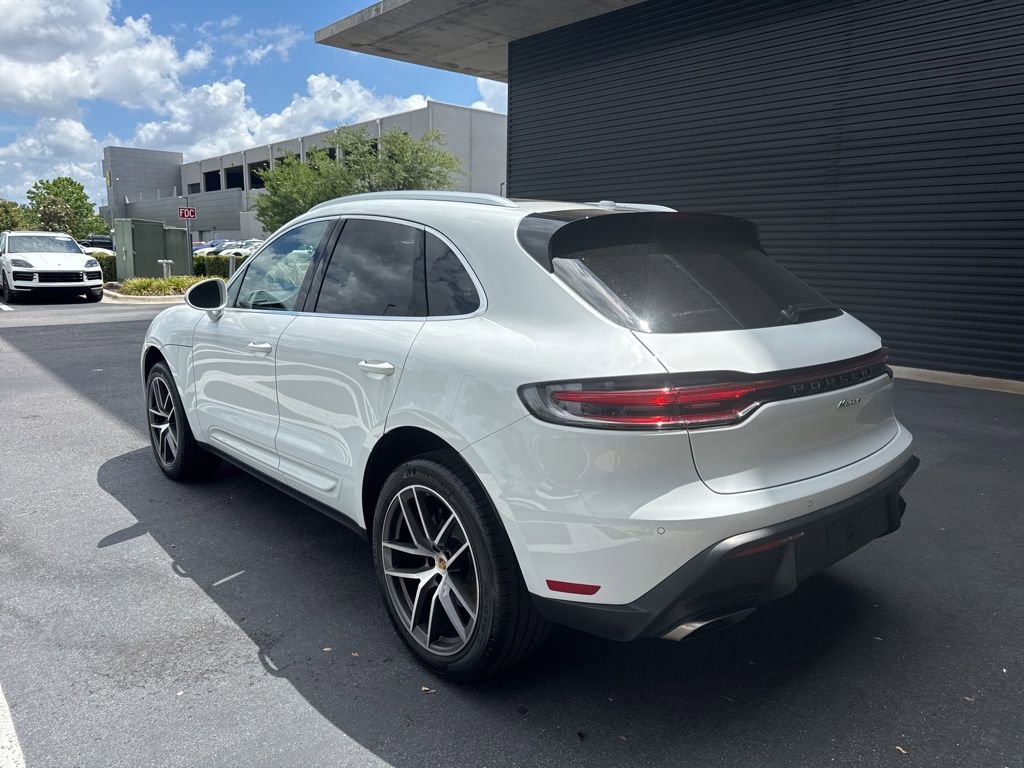 Certified 2023 Porsche Macan w/ Premium Package Plus AWD/4WD image 3