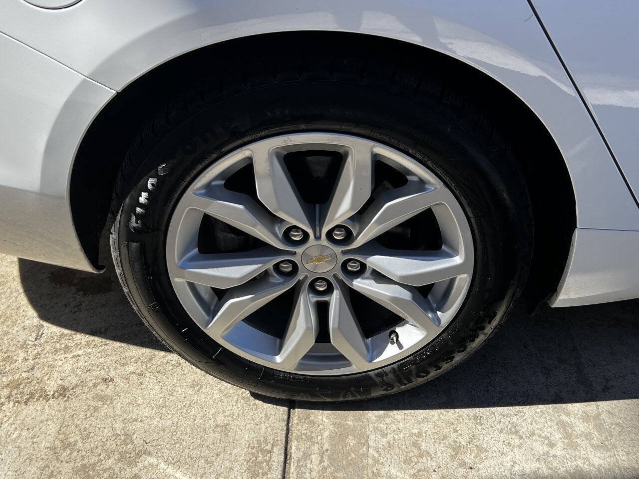 Used 2016 Chevrolet Impala LT w/ Convenience Package FWD image 10