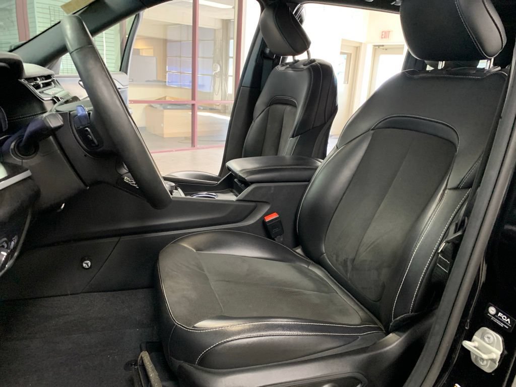 Certified 2023 Jeep Grand Cherokee Altitude AWD/4WD image 9