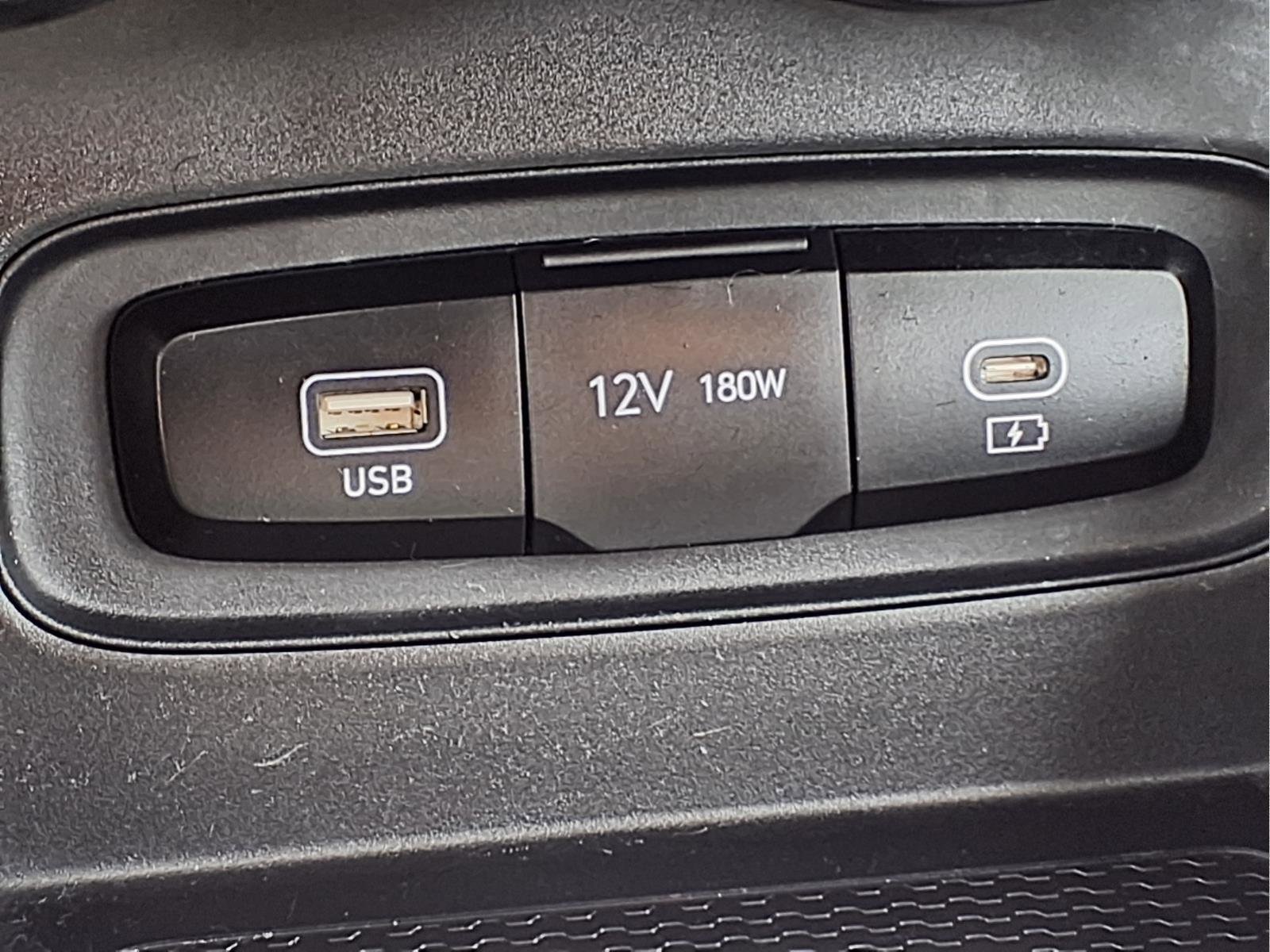 Used 2023 Hyundai Venue SEL w/ Cargo Package image 19