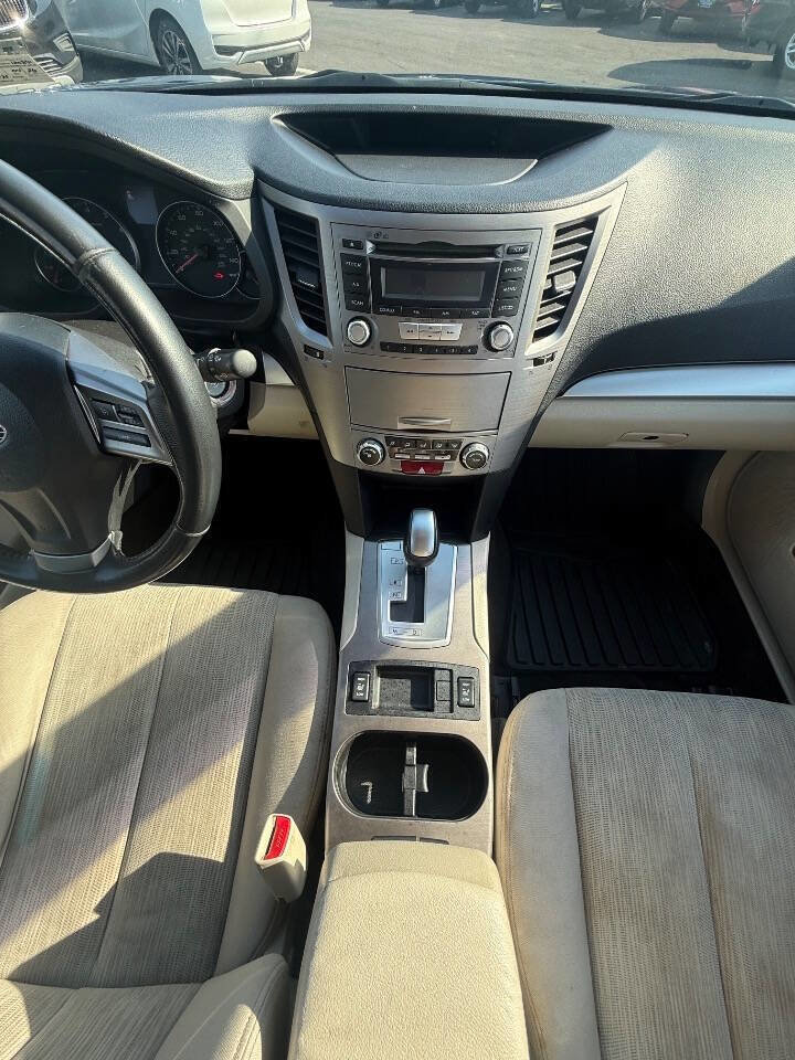 Used 2013 Subaru Outback 2.5i Premium AWD/4WD image 16