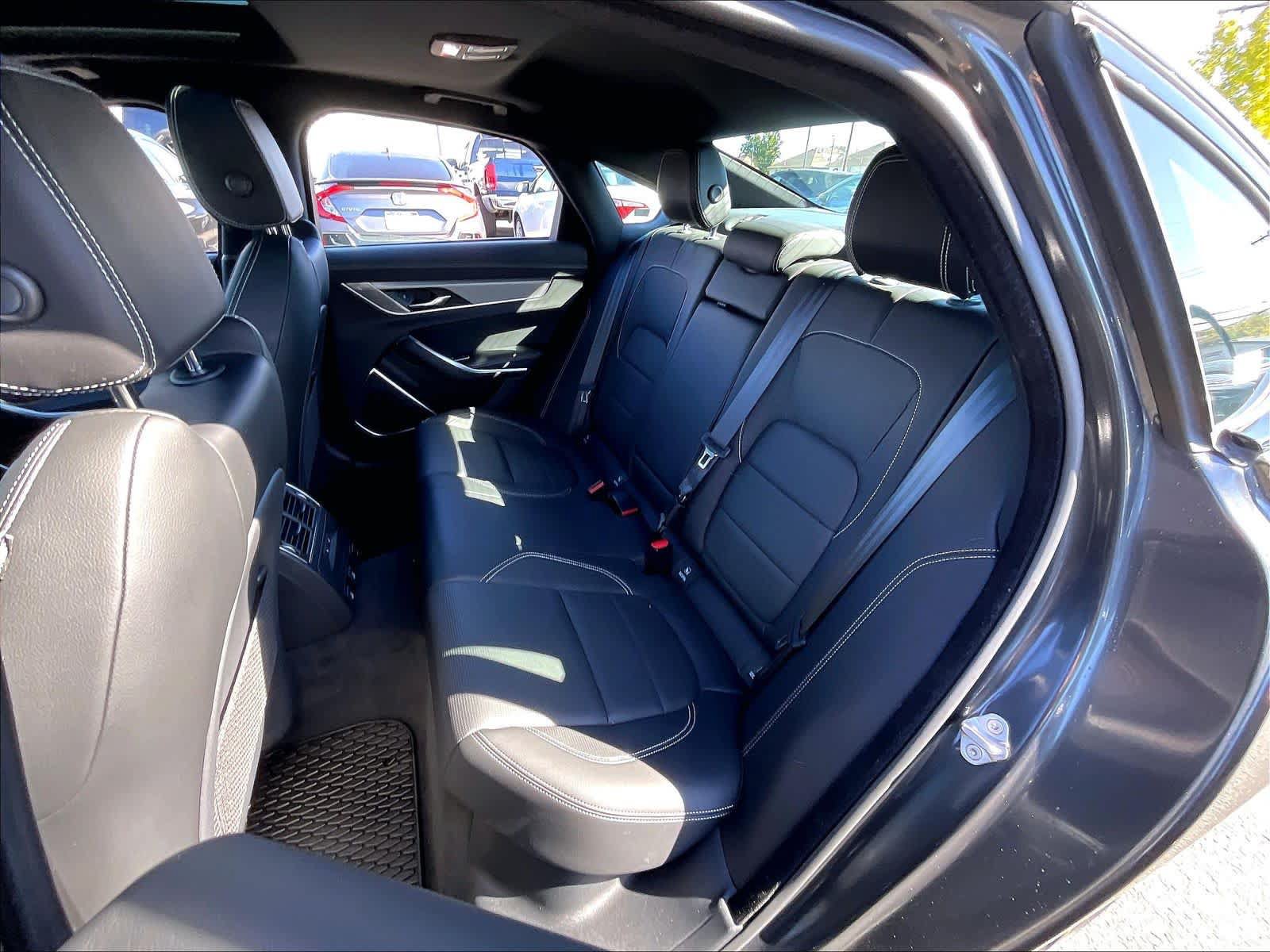 Used 2024 Jaguar XF R-Dynamic SE AWD/4WD image 27