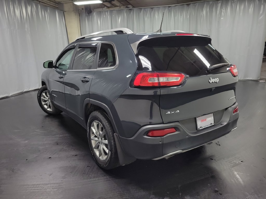 Used 2018 Jeep Cherokee Limited AWD/4WD image 7