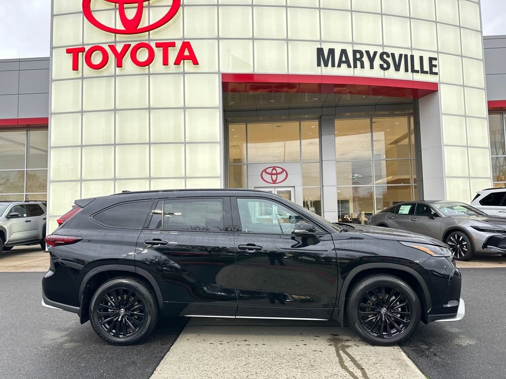 New 2025 Toyota Highlander XSE image 2