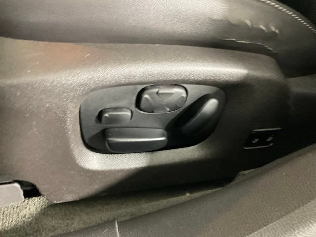 Used 2015 Ford Taurus Limited w/ Equipment Group 301A AWD/4WD image 23