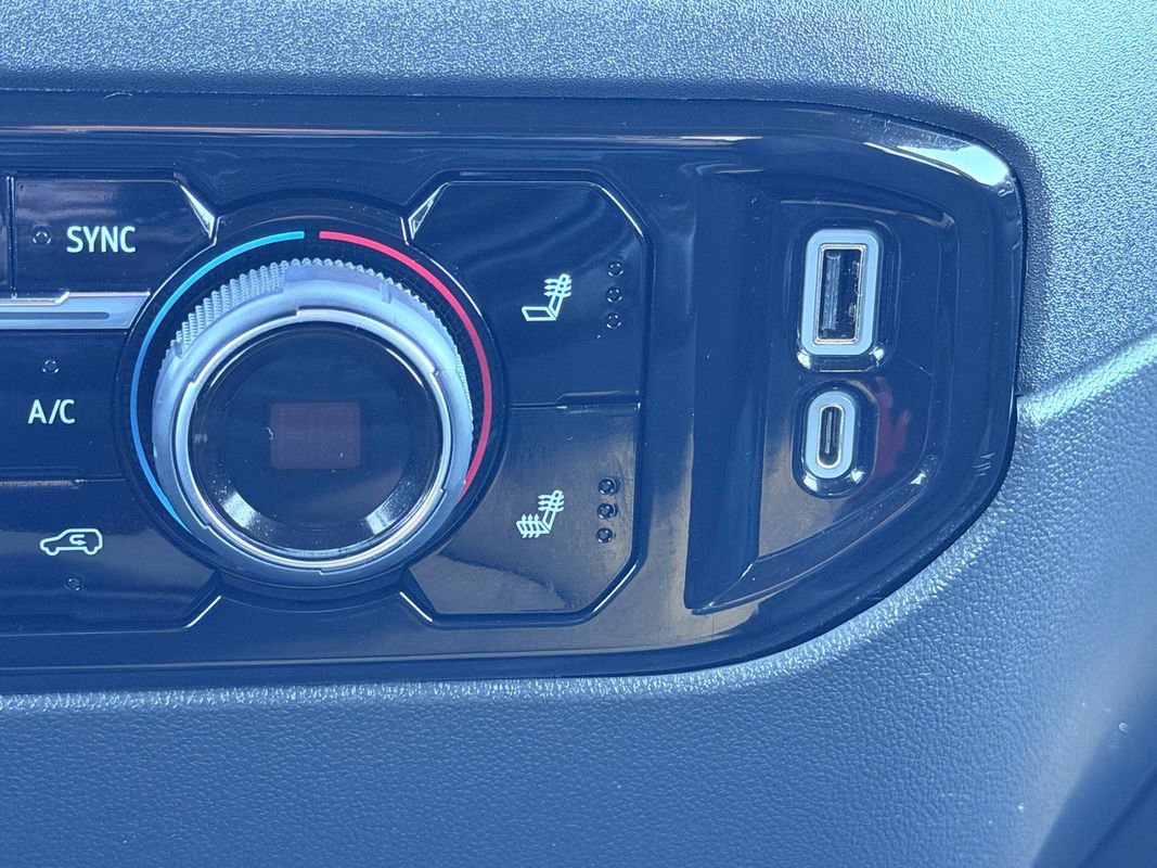 Used 2023 Chevrolet Silverado 1500 LT image 34