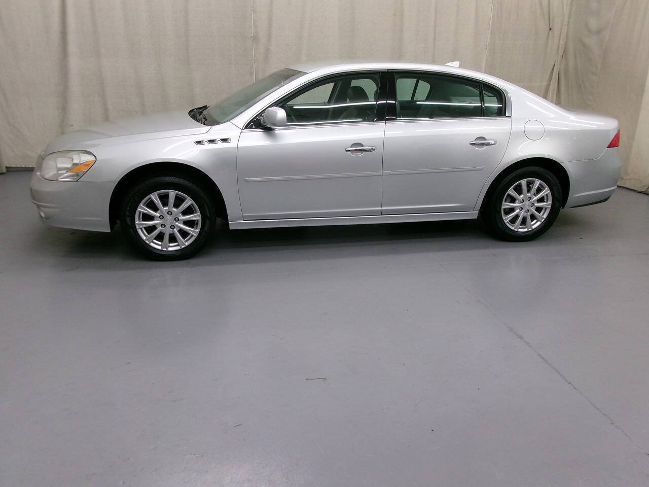 Used 2011 Buick Lucerne CXL FWD image 5