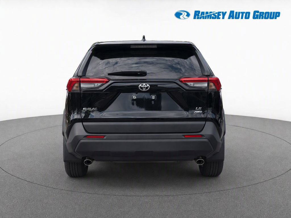 Used 2023 Toyota RAV4 LE AWD/4WD image 7