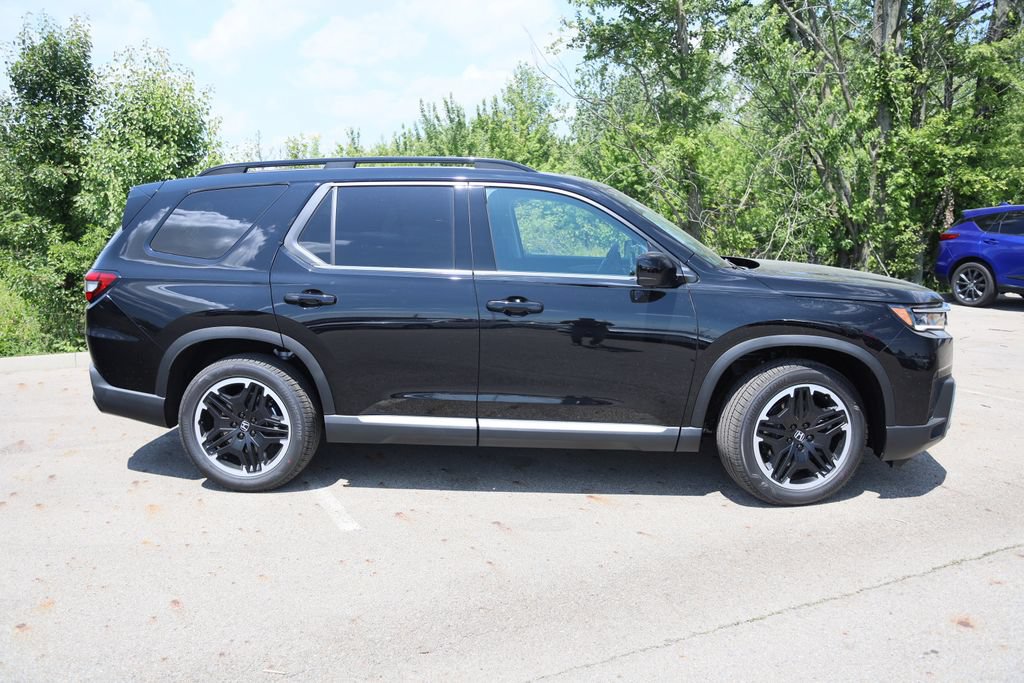 New 2026 Honda Pilot Touring image 7
