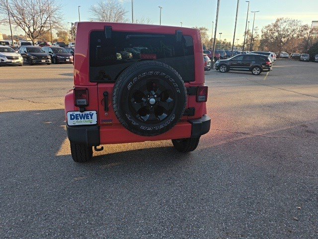 Used 2018 Jeep Wrangler Unlimited Sahara w/ Connectivity Group image 3