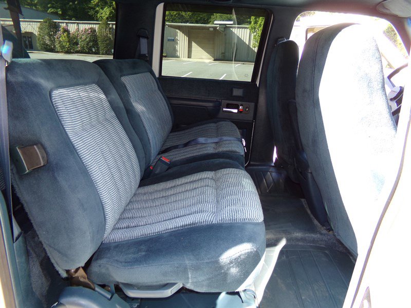 Used 1994 Chevrolet Suburban K1500 4WD image 10