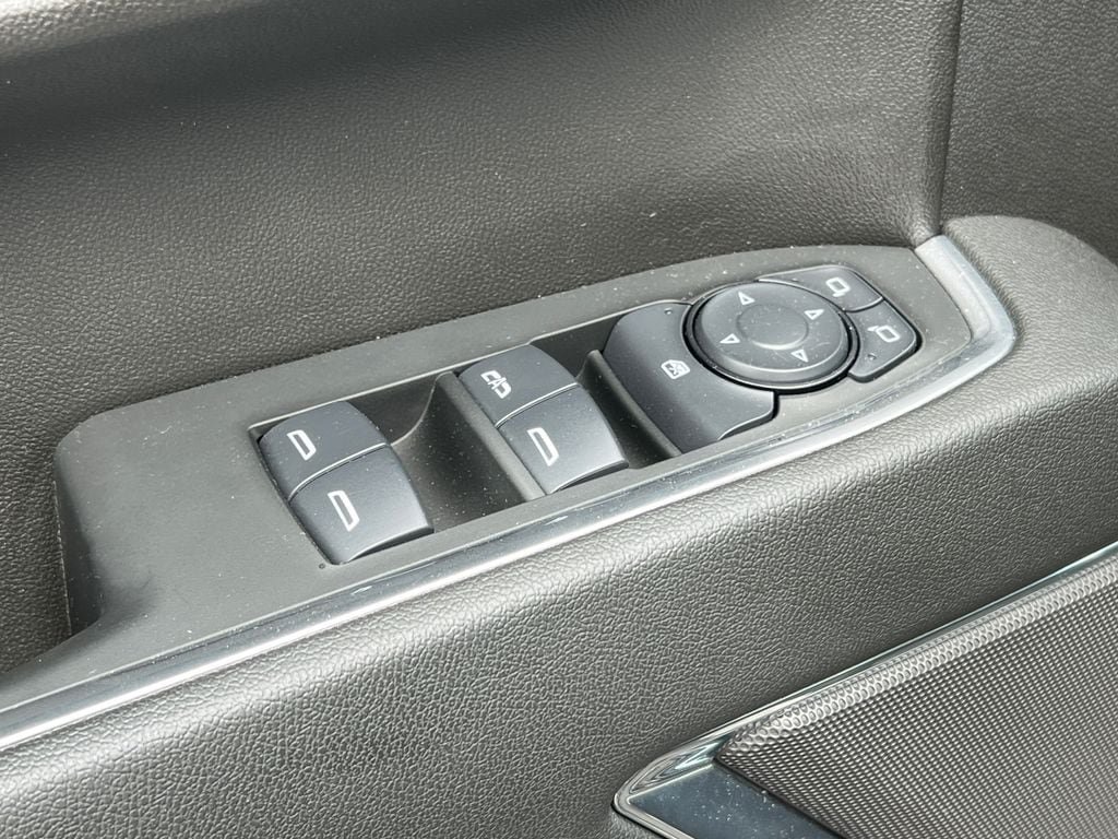 Used 2024 Chevrolet Silverado 1500 LT AWD/4WD image 15