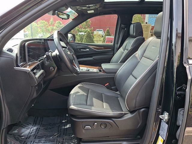 Used 2023 Cadillac Escalade ESV Premium Luxury AWD/4WD image 17