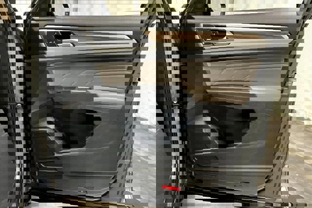 Used 2021 Volkswagen Atlas SEL Premium image 24