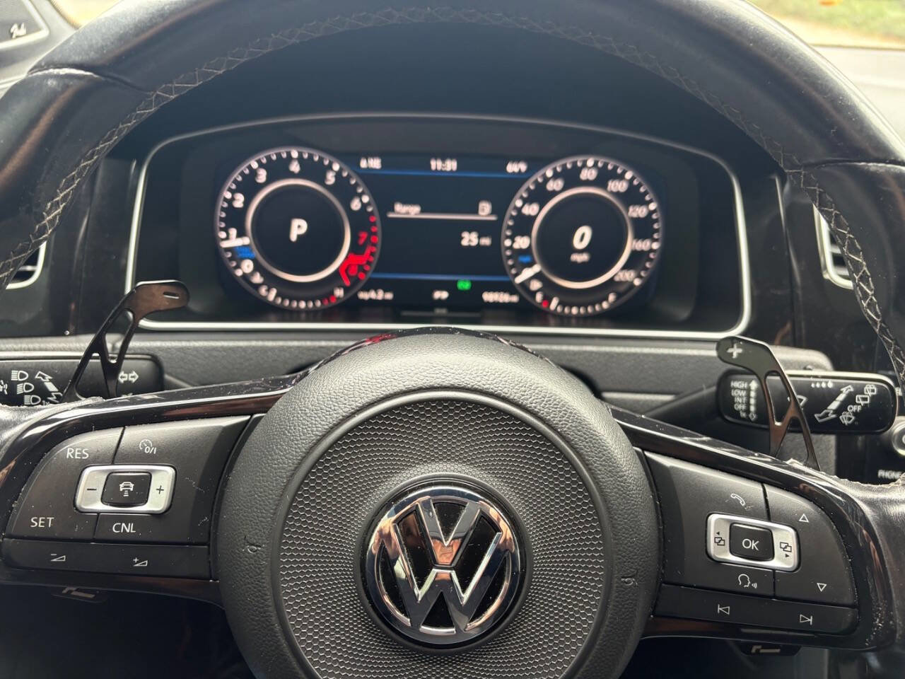 Used 2018 Volkswagen Golf R 4-Door image 16