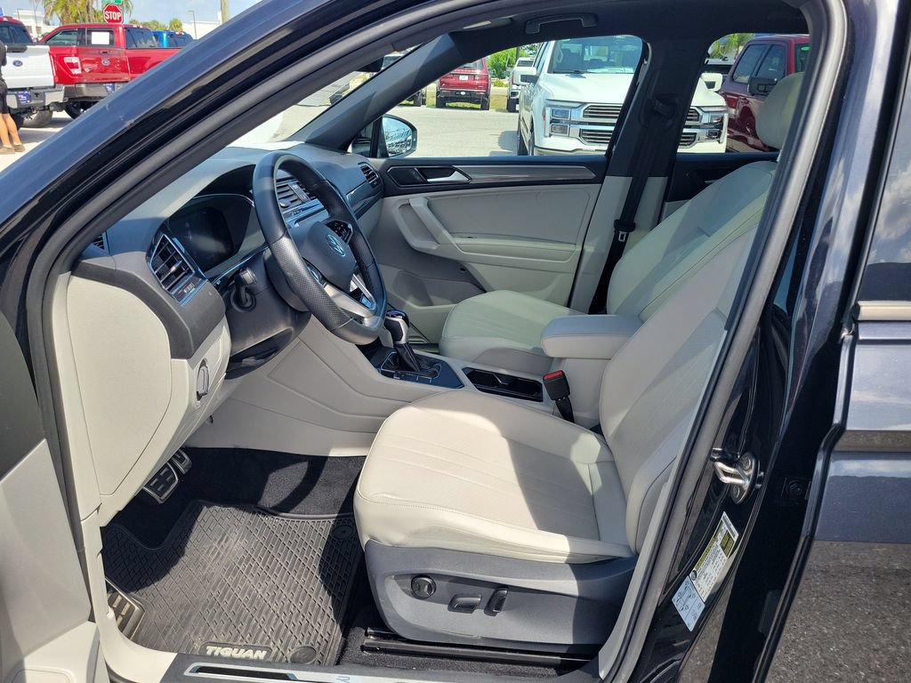 Used 2022 Volkswagen Tiguan SE R-Line FWD image 21